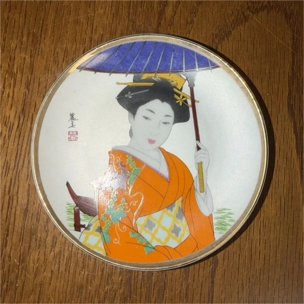 Genuine Vintage Imari Geisha Girl Japanese Porcelain Plate/Saucer 4 1/2 inches